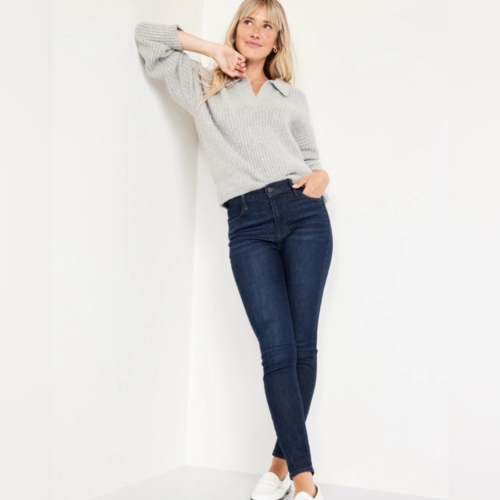 Old Navy High-Waisted Wow Super-Skinny Jeans in River - Size 0Short